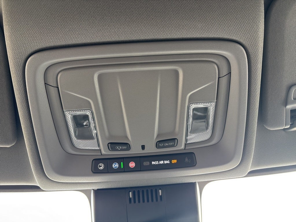 2023 Chevrolet Silverado 1500 4WD Crew Cab Short Bed LTZ