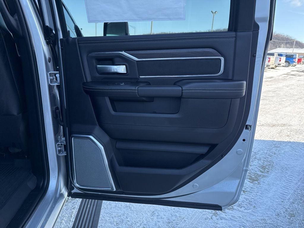 2026 RAM Ram 3500 RAM 3500 LARAMIE CREW CAB 4X4 6'4' BOX