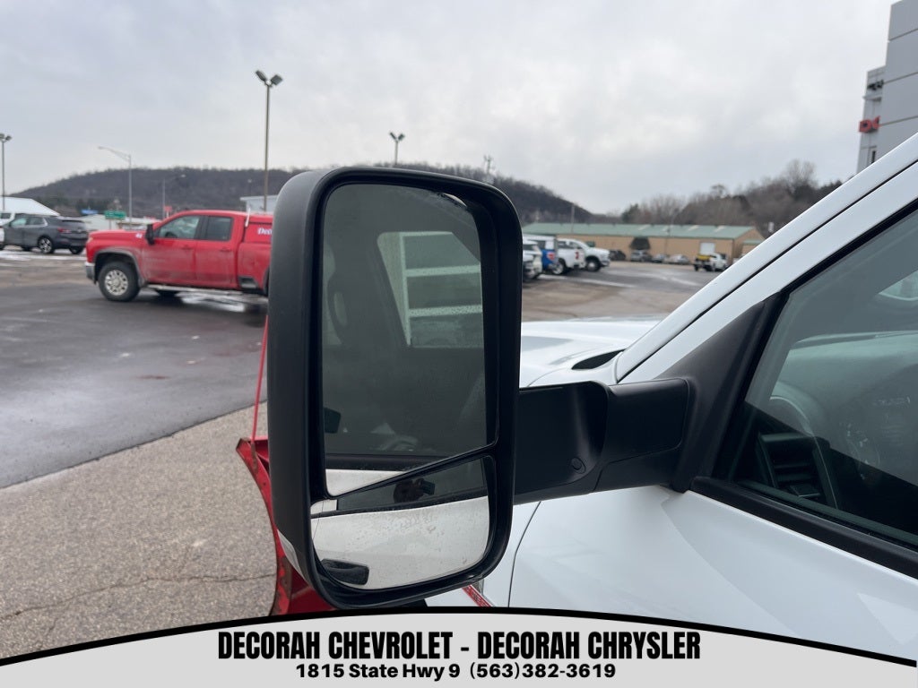 2022 RAM 3500 Tradesman Crew Cab 4x4 8' Box