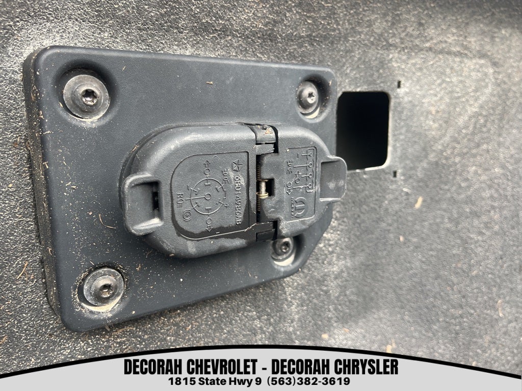 2022 RAM 3500 Tradesman Crew Cab 4x4 8' Box