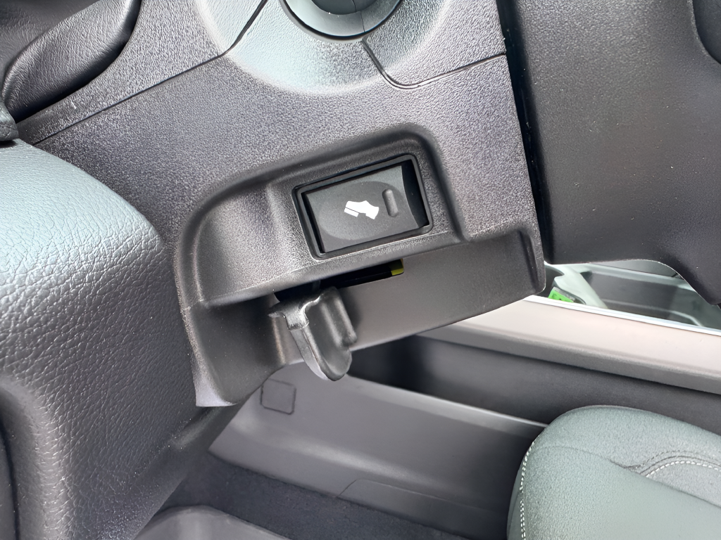 2027 RAM Ram 3500 RAM 3500 BIG HORN CREW CAB 4X4 8' BOX