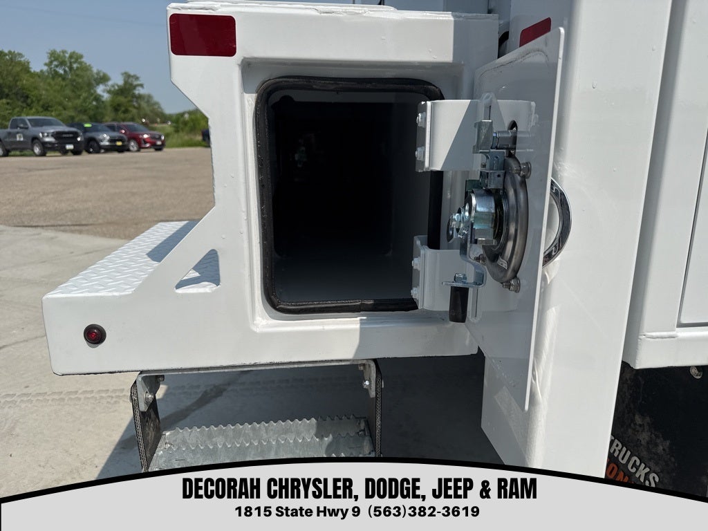 2024 RAM Ram 5500 Chassis Cab RAM 5500 TRADESMAN CHASSIS REGULAR CAB 4X4 84' CA