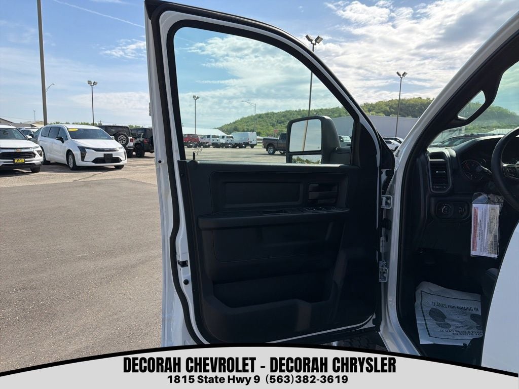 2026 RAM Ram 5500 Chassis Cab RAM 5500 TRADESMAN CHASSIS CREW CAB 4X4 84' CA