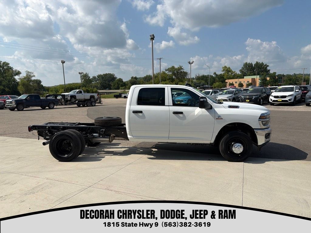 2026 RAM 3500 Chassis RAM 3500 TRADESMAN CREW CAB CHASSIS 4X4 60' CA