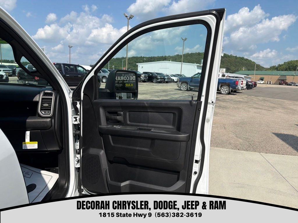 2026 RAM 3500 Chassis RAM 3500 TRADESMAN CREW CAB CHASSIS 4X4 60' CA