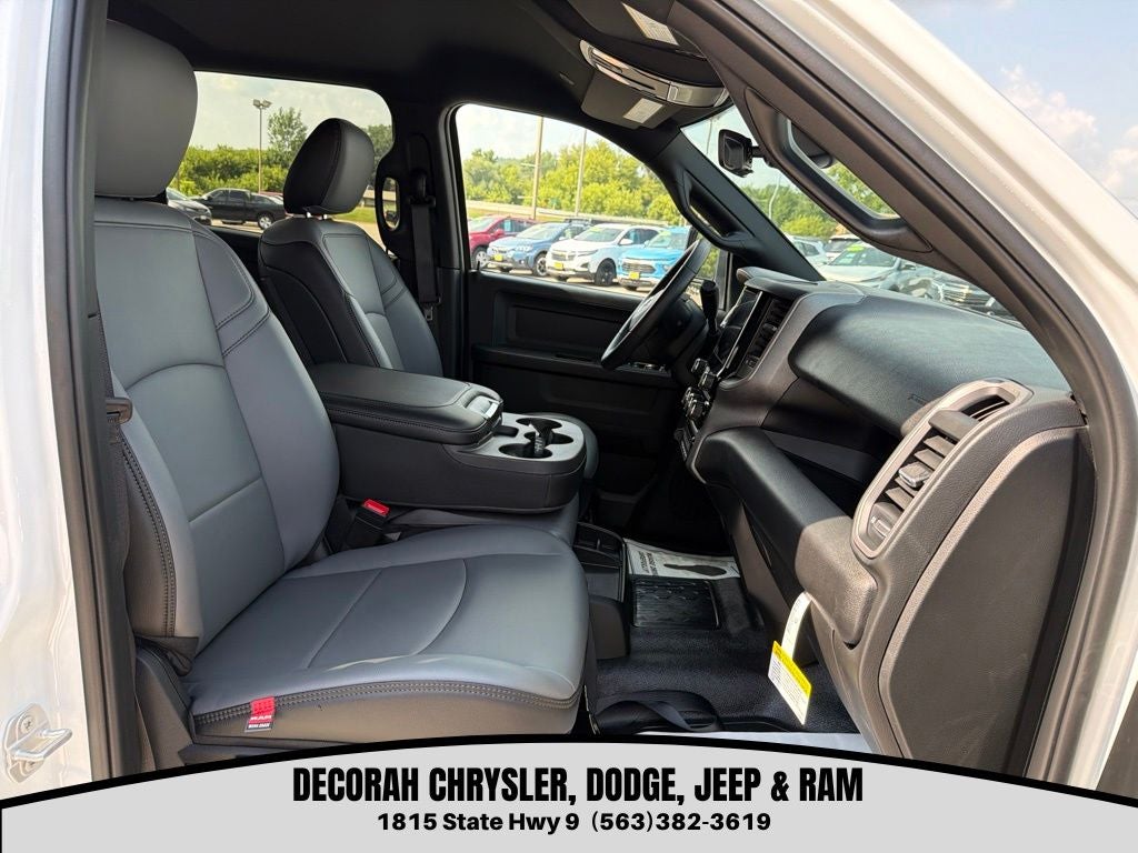 2026 RAM 3500 Chassis RAM 3500 TRADESMAN CREW CAB CHASSIS 4X4 60' CA