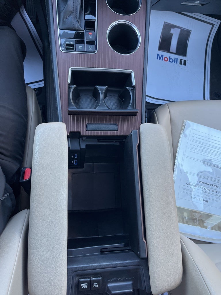 2022 Toyota Sienna XLE