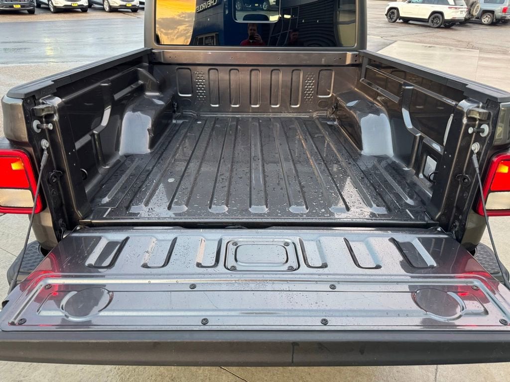 2023 Jeep Gladiator Willys