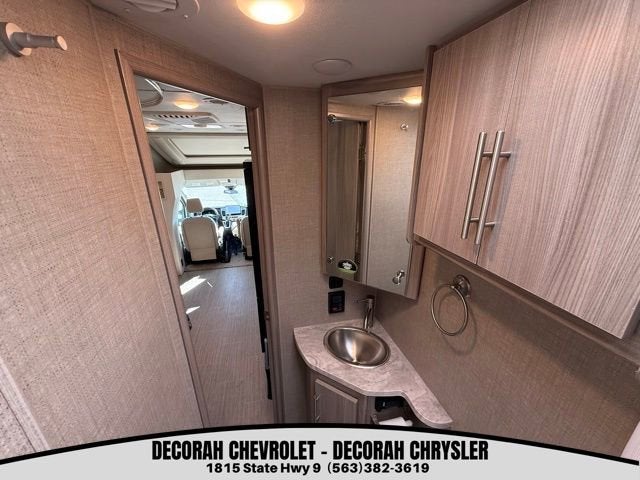 2022 Ford Transit Cutaway Base