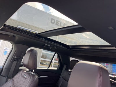 2025 Ford Explorer Platinum