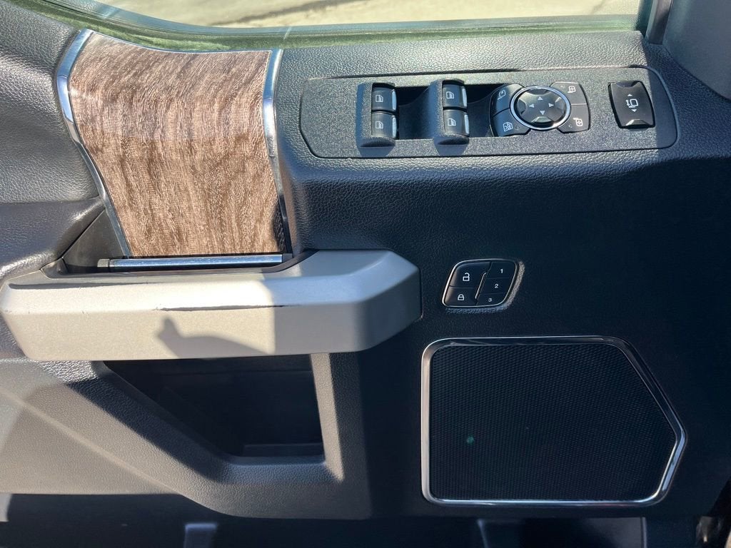 2017 Ford Super Duty F-250 SRW Lariat