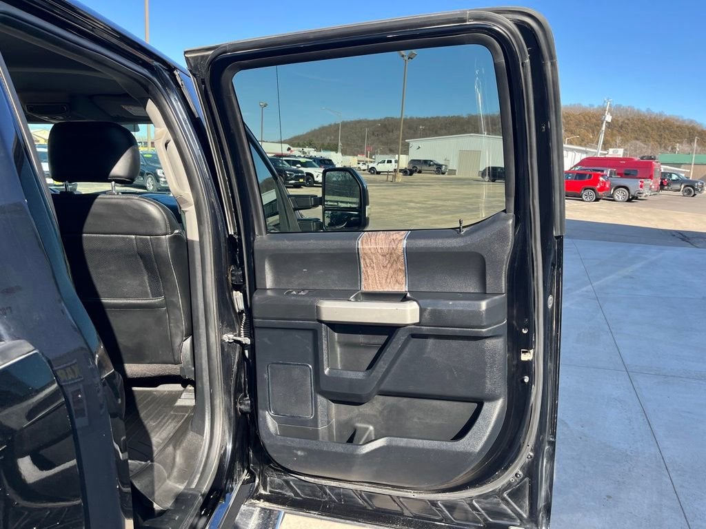 2017 Ford Super Duty F-250 SRW Lariat