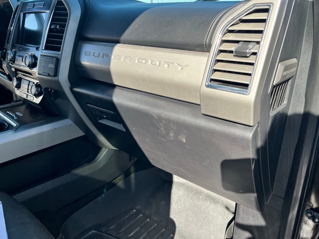 2017 Ford Super Duty F-250 SRW Lariat