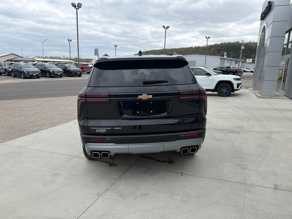 2025 Chevrolet Traverse LT
