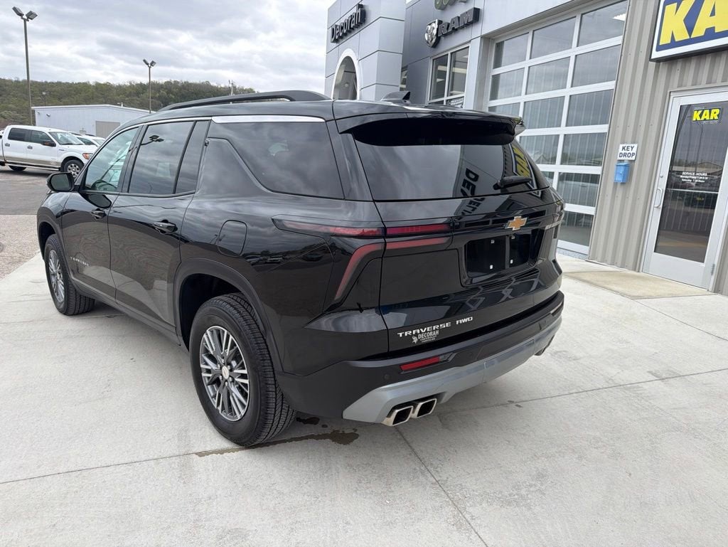 2025 Chevrolet Traverse LT