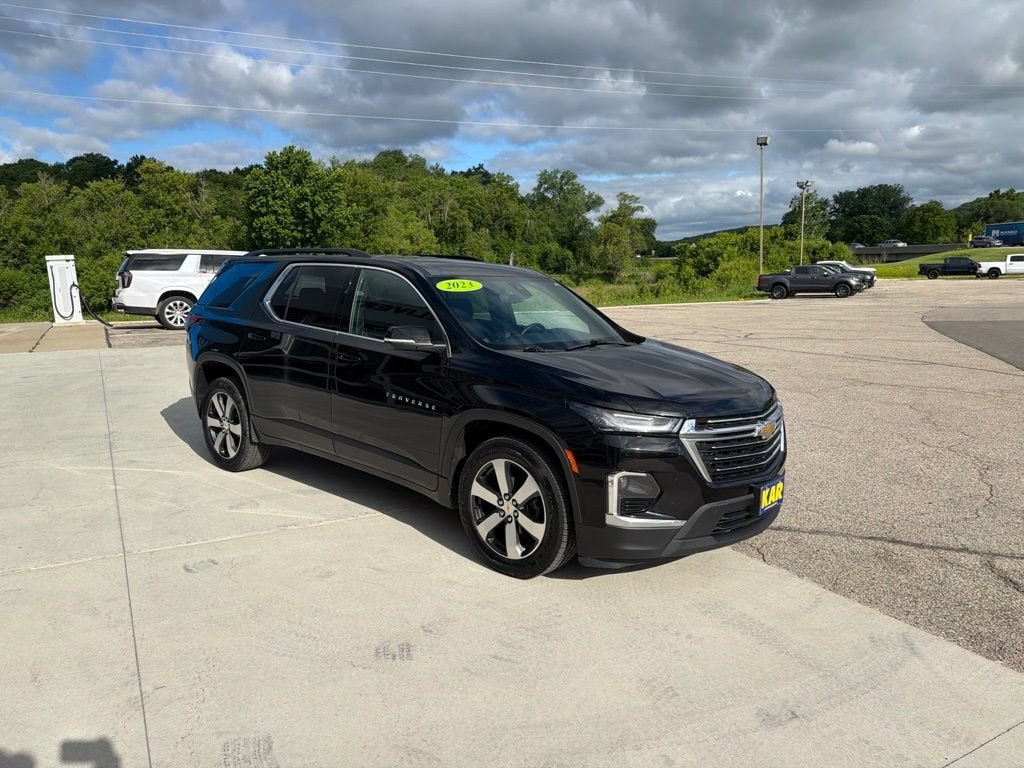 2023 Chevrolet Traverse LT Leather