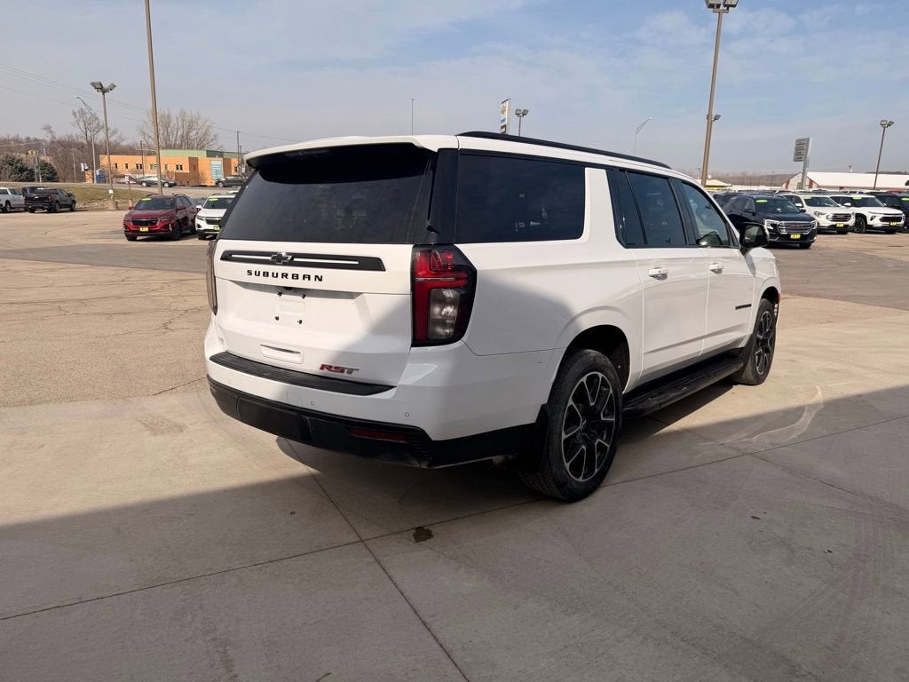 2023 Chevrolet Suburban RST