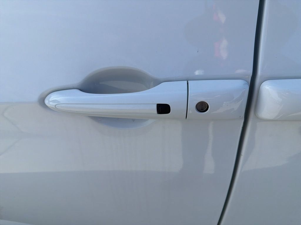 2025 Chrysler Voyager LX