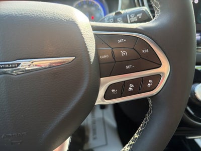 2025 Chrysler Voyager LX