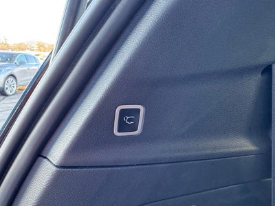 2025 Chrysler Voyager LX