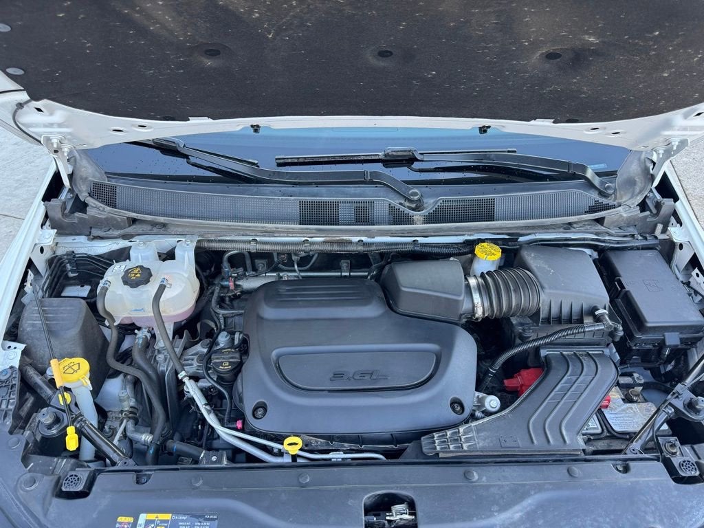 2025 Chrysler Voyager LX