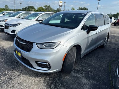 2024 Chrysler Pacifica Touring