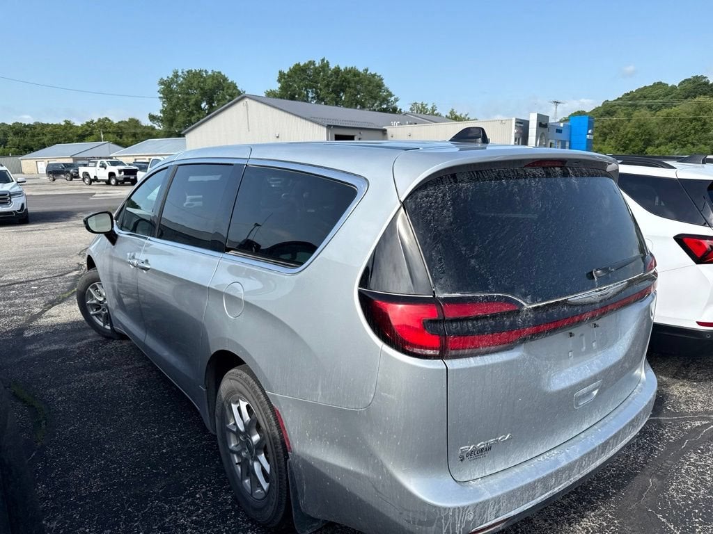 2024 Chrysler Pacifica Touring