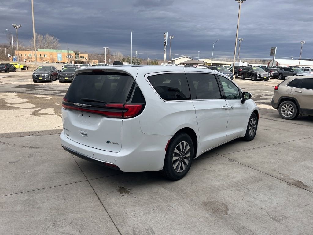 2023 Chrysler Pacifica Hybrid Touring L